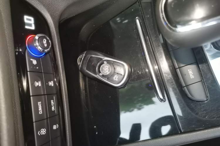 Used Buick Regal 2019 20T Luxury Model China VI Standard Vehicle Key