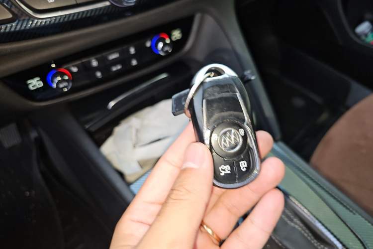 Used Buick Regal 2019 20T Elite Version China VI Standard Vehicle Key