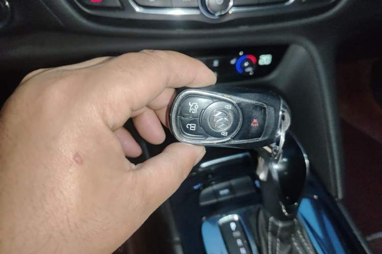 Used Buick Regal 2019 20T Elite Version China VI Standard Vehicle Key