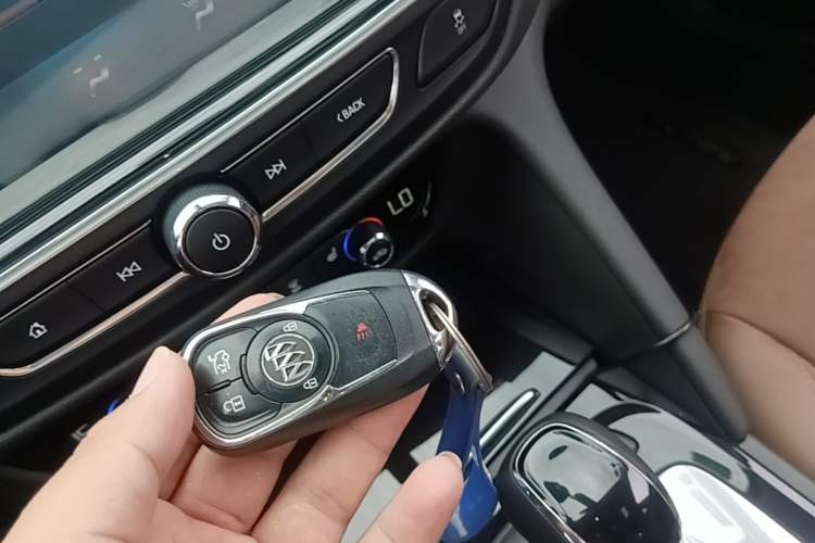 Used Buick Regal 2019 20T Elite Version China VI Standard Vehicle Key