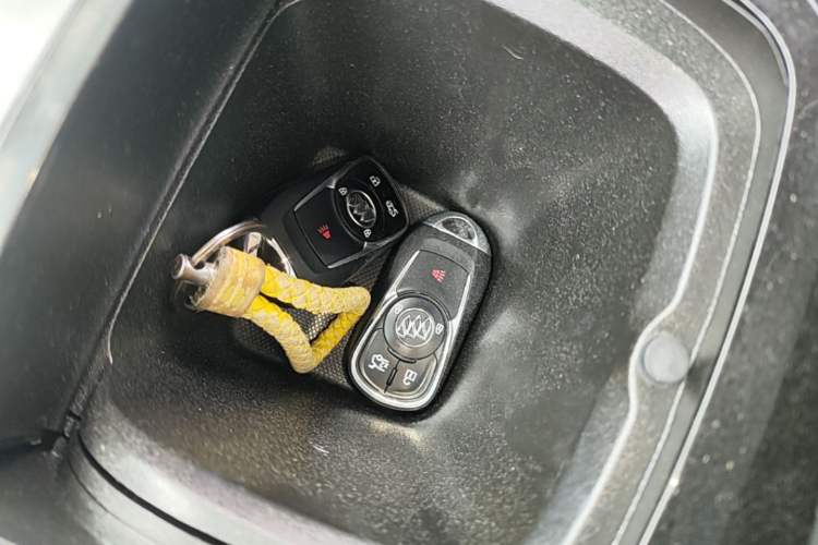 Used Buick Regal 2019 Revised 20T Luxury Version China VI Standard Vehicle Key