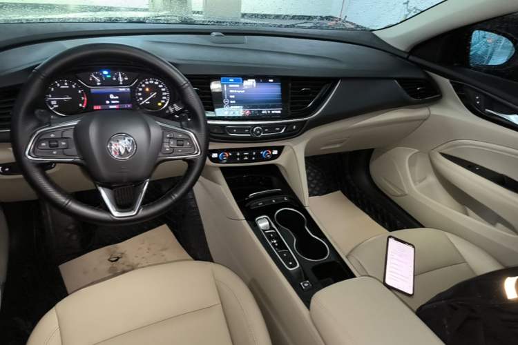 Used Buick Regal 2020 552T Elite Edition Audio And AC Panel