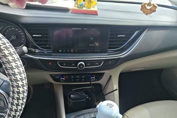 Used Buick Regal 2020 552T Elite Edition Audio And AC Panel
