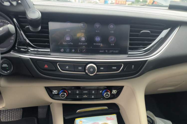 Used Buick Regal 2020 552T Elite Edition Audio And AC Panel