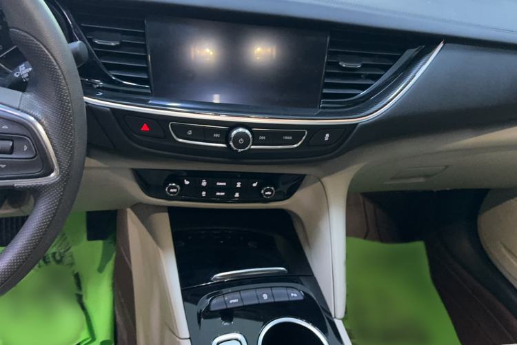 Used Buick Regal 2020 552T Elite Edition Audio And AC Panel