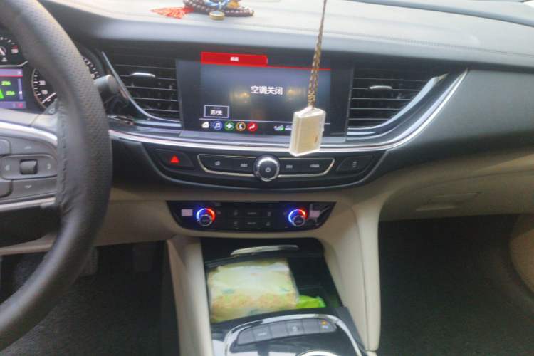 Used Buick Regal 2020 552T Elite Edition Audio And AC Panel