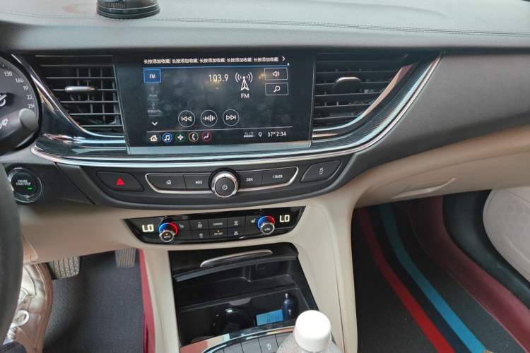 Used Buick Regal 2020 552T Elite Edition Audio And AC Panel