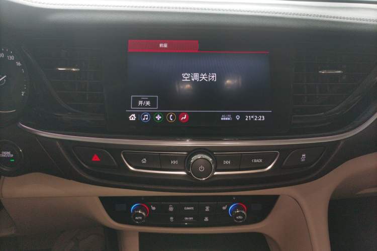 Used Buick Regal 2020 552T Elite Edition Audio And AC Panel