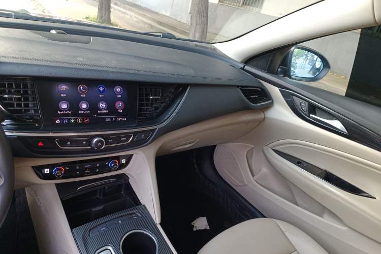 Used Buick Regal 2020 552T Elite Edition Audio And AC Panel