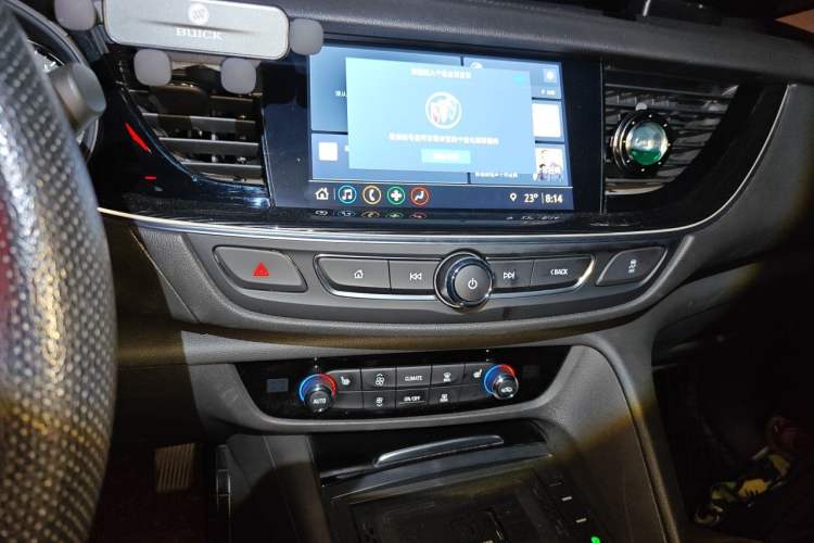Used Buick Regal 2020 552T Luxury Version Audio And AC Panel