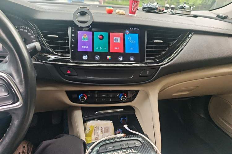 Used Buick Regal 2020 552T Elite Edition Audio And AC Panel