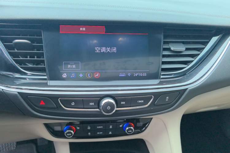 Used Buick Regal 2020 552T Elite Edition Audio And AC Panel