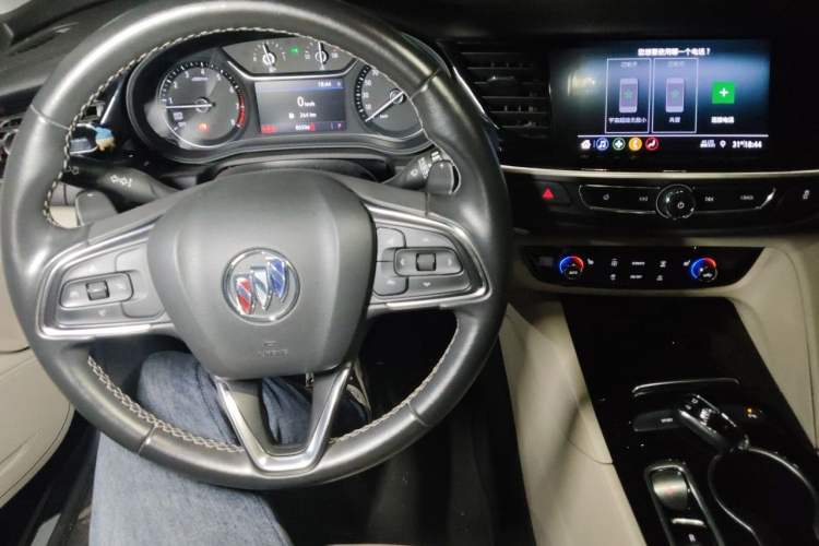 Used Buick Regal 2020 552T Elite Edition Audio And AC Panel