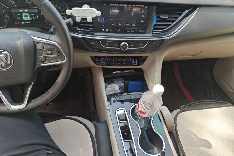 Used Buick Regal 2020 552T Elite Edition Audio And AC Panel