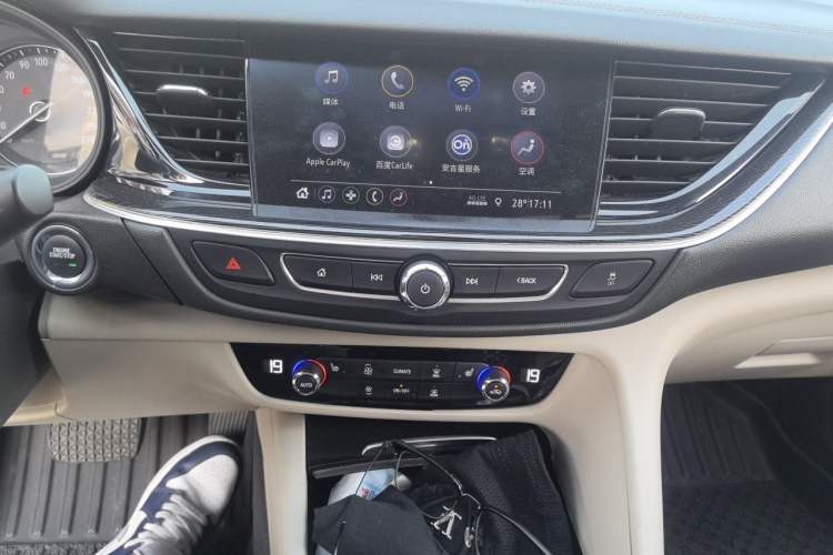 Used Buick Regal 2020 652T Elite Edition Audio And AC Panel