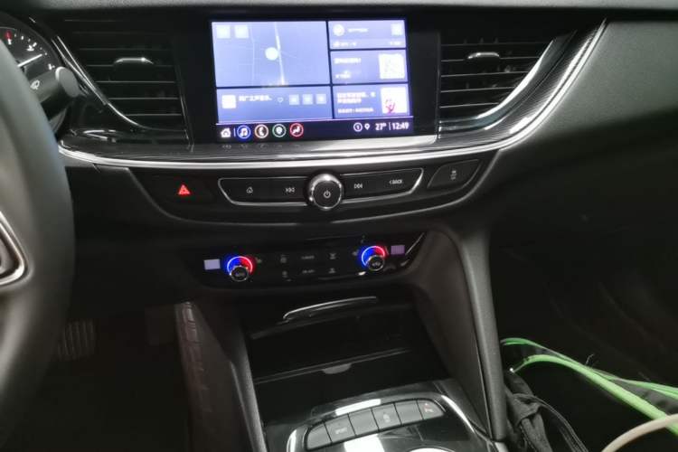 Used Buick Regal 2020 552T Luxury Version Audio And AC Panel