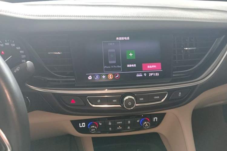 Used Buick Regal 2020 552T Elite Edition Audio And AC Panel