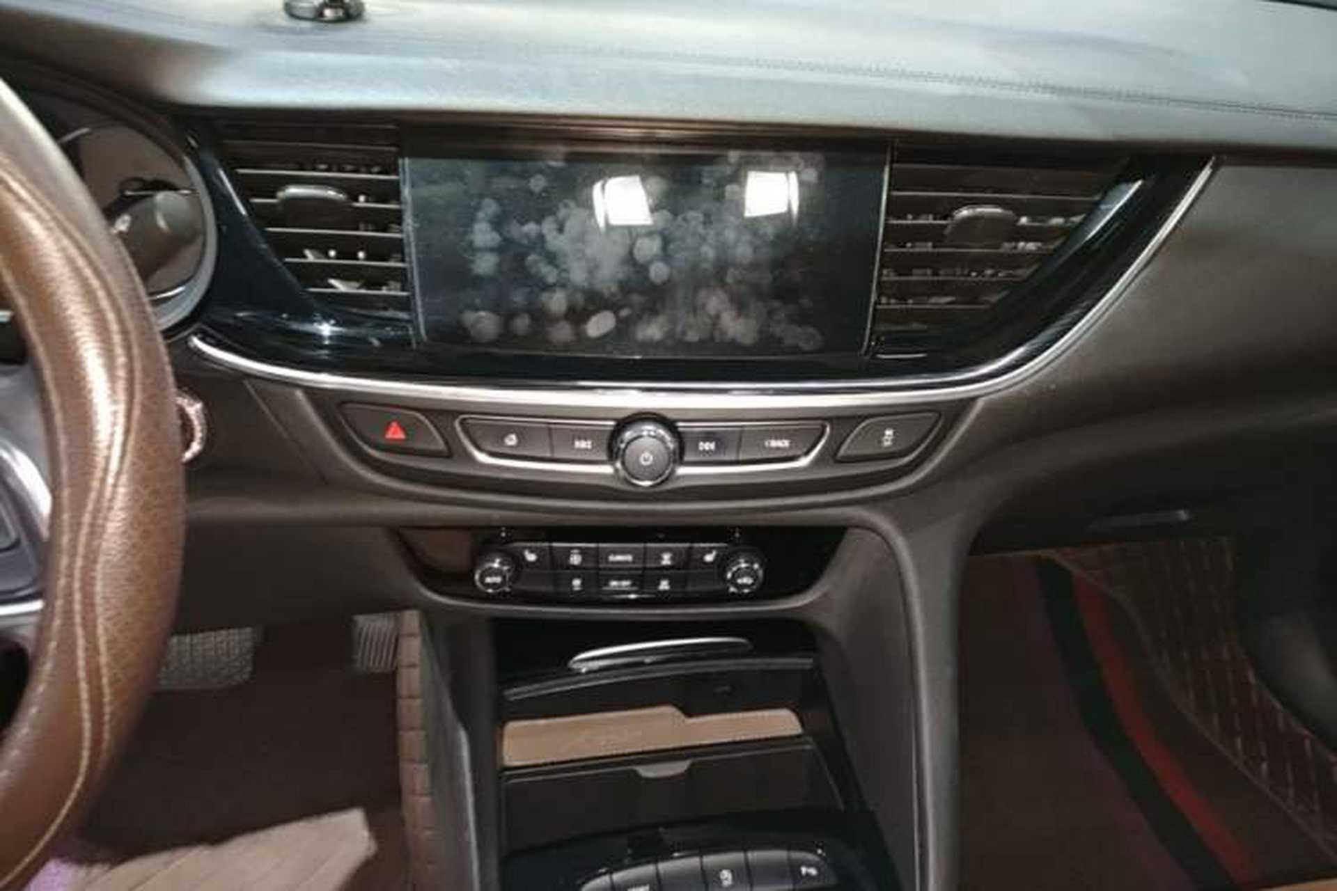 Used Buick Regal 2020 552T Luxury Version Audio And AC Panel