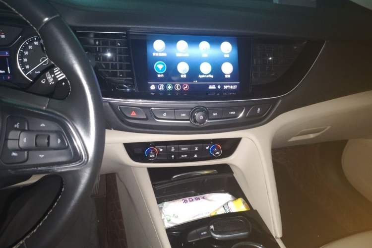 Used Buick Regal 2020 552T Elite Edition Audio And AC Panel