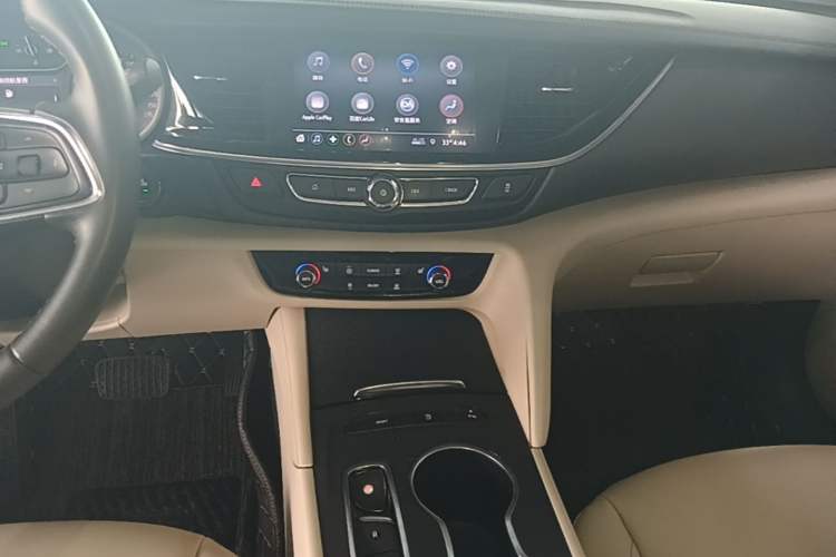 Used Buick Regal 2020 552T Elite Edition Audio And AC Panel
