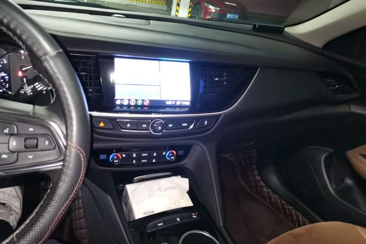 Used Buick Regal 2020 552T Luxury Version Audio And AC Panel