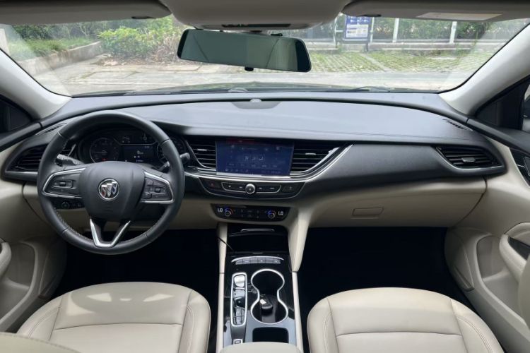 Used Buick Regal 2020 552T Elite Edition Audio And AC Panel
