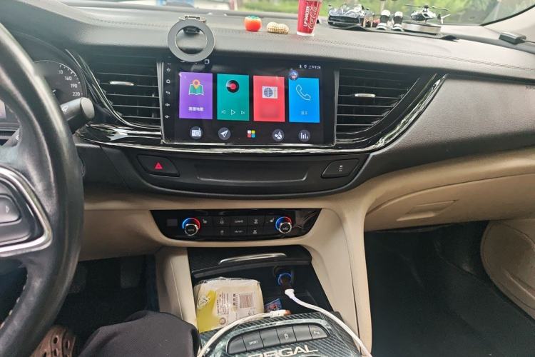 Used Buick Regal 2020 552T Elite Edition Audio And AC Panel