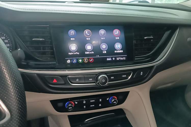 Used Buick Regal 2020 552T Elite Edition Audio And AC Panel