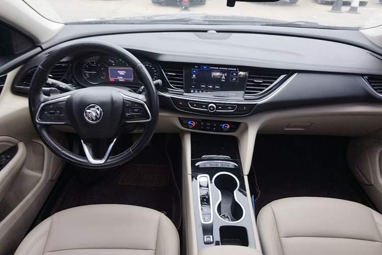 Used Buick Regal 2020 552T Elite Edition Center Console