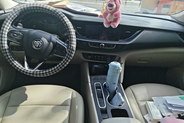 Used Buick Regal 2020 552T Elite Edition Center Console