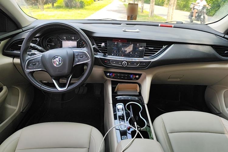 Used Buick Regal 2020 552T Elite Edition Center Console