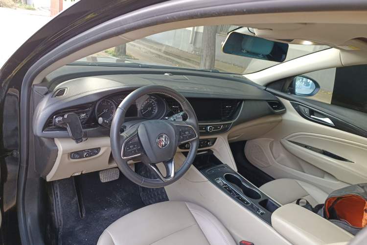 Used Buick Regal 2020 552T Elite Edition Center Console