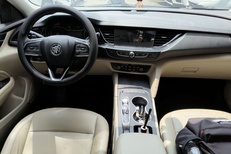 Used Buick Regal 2020 552T Elite Edition Center Console