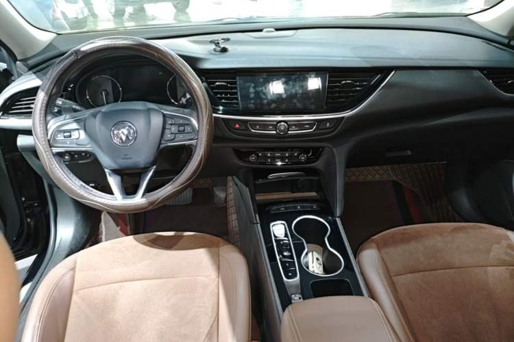 Used Buick Regal 2020 552T Luxury Version Center Console