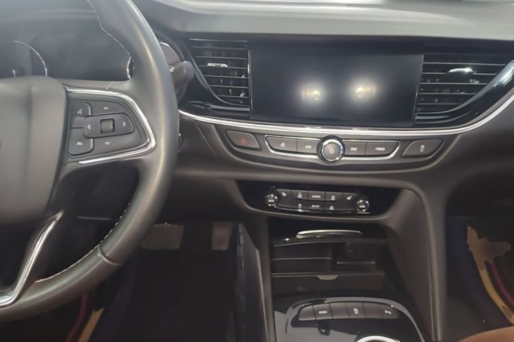 Used Buick Regal 2020 552T Luxury Version Center Console
