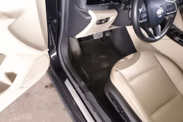 Used Buick Regal 2020 552T Elite Edition Driver Seat