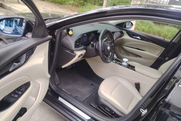 Used Buick Regal 2020 552T Elite Edition Driver Seat