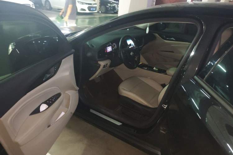 Used Buick Regal 2020 552T Elite Edition Driver Seat