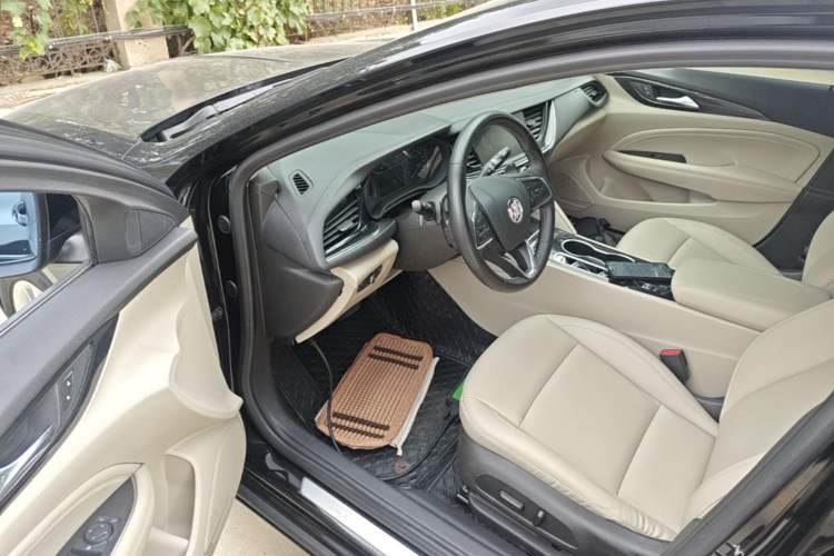 Used Buick Regal 2020 552T Elite Edition Driver Seat
