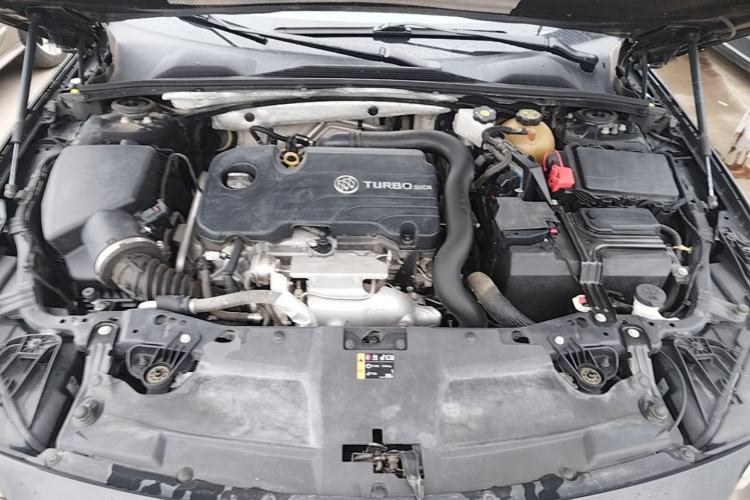 Used Buick Regal 2020 552T Elite Edition Engine Bay