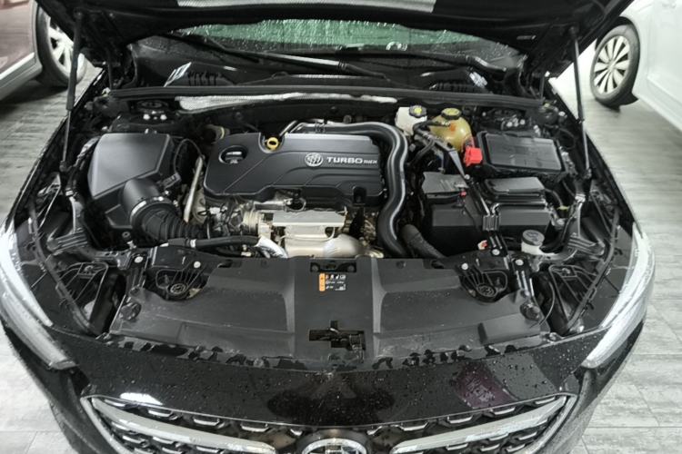 Used Buick Regal 2020 552T Elite Edition Engine Bay
