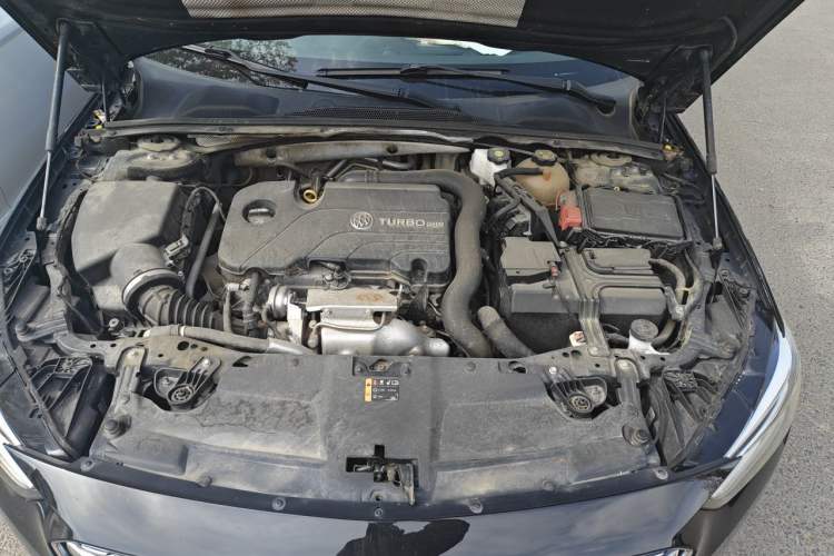 Used Buick Regal 2020 552T Elite Edition Engine Bay