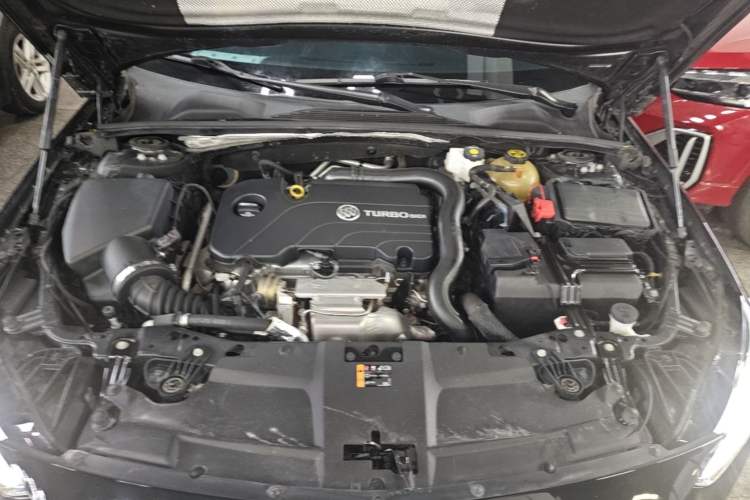 Used Buick Regal 2020 552T Elite Edition Engine Bay