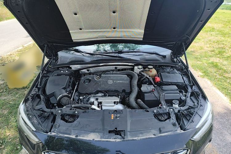Used Buick Regal 2020 552T Elite Edition Engine Bay