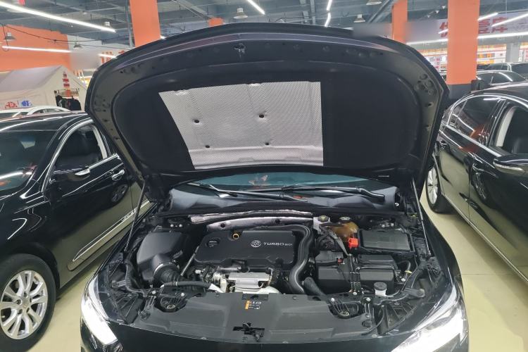 Used Buick Regal 2020 552T Elite Edition Engine Bay