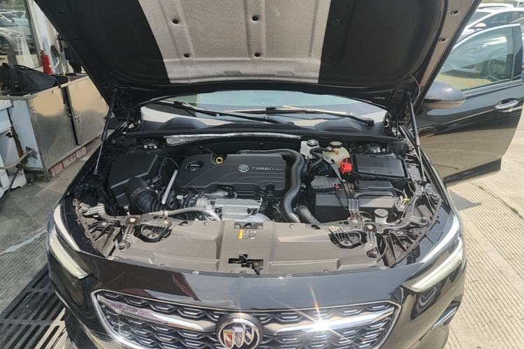 Used Buick Regal 2020 552T Luxury Version Engine Bay