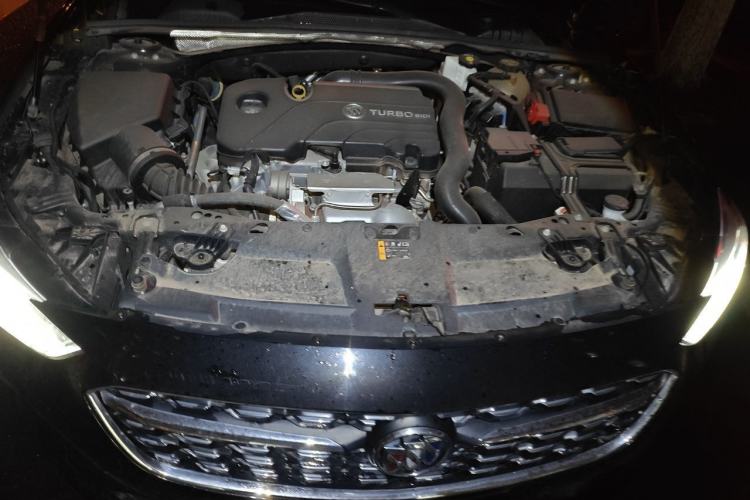Used Buick Regal 2020 552T Luxury Version Engine Bay