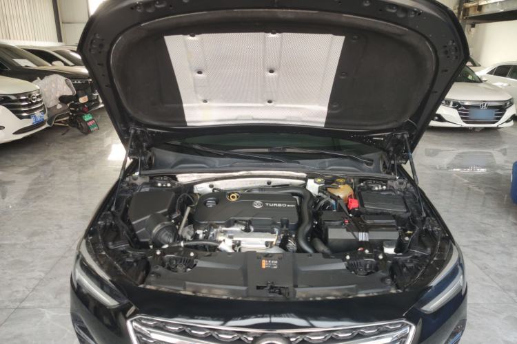 Used Buick Regal 2020 552T Luxury Version Engine Bay