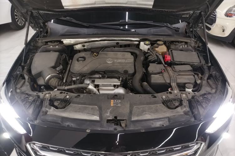 Used Buick Regal 2020 552T Elite Edition Engine Bay
