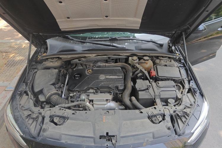 Used Buick Regal 2020 552T Luxury Version Engine Bay